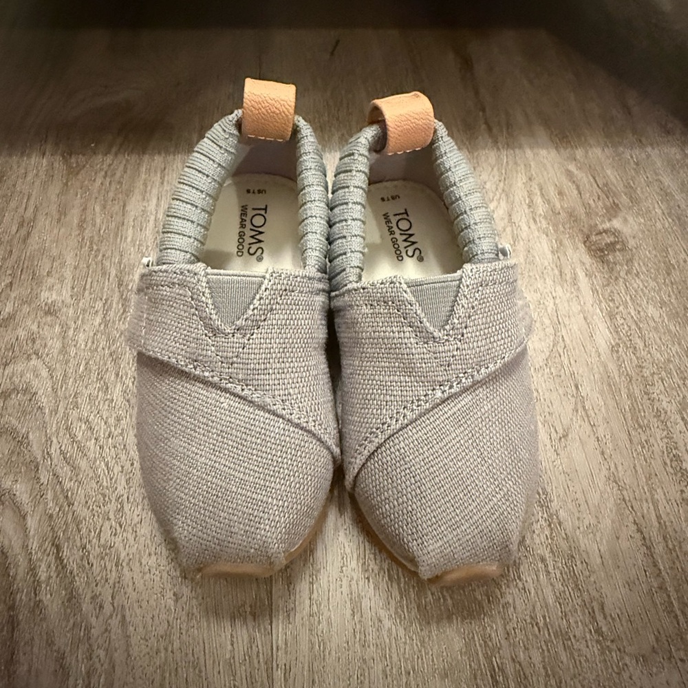 TOMS Kids Light Gray Moccasins